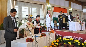 The Governor of Arunachal Pradesh Shri V. Shanmuganathan administering the oath of office and secrecy to the new cabinet ministers in the  Darbar Hall, Raj Bhawan, Itanagar on 14th January2017